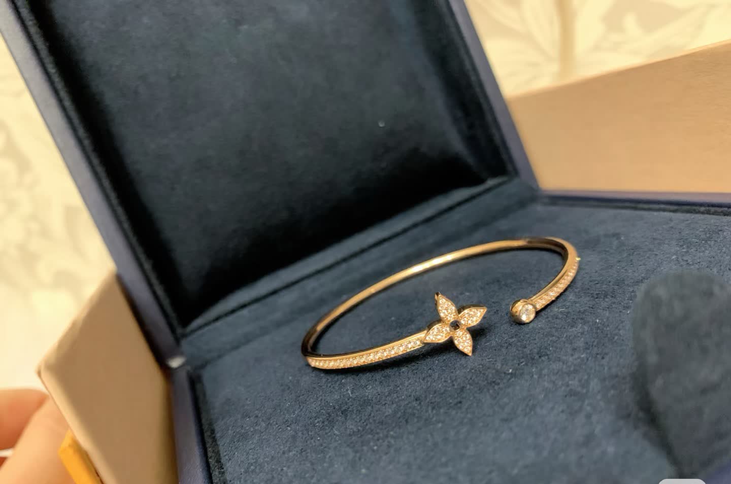 Louis Vuitton Elegant Rose Gold Diamond Bangle Bracelet